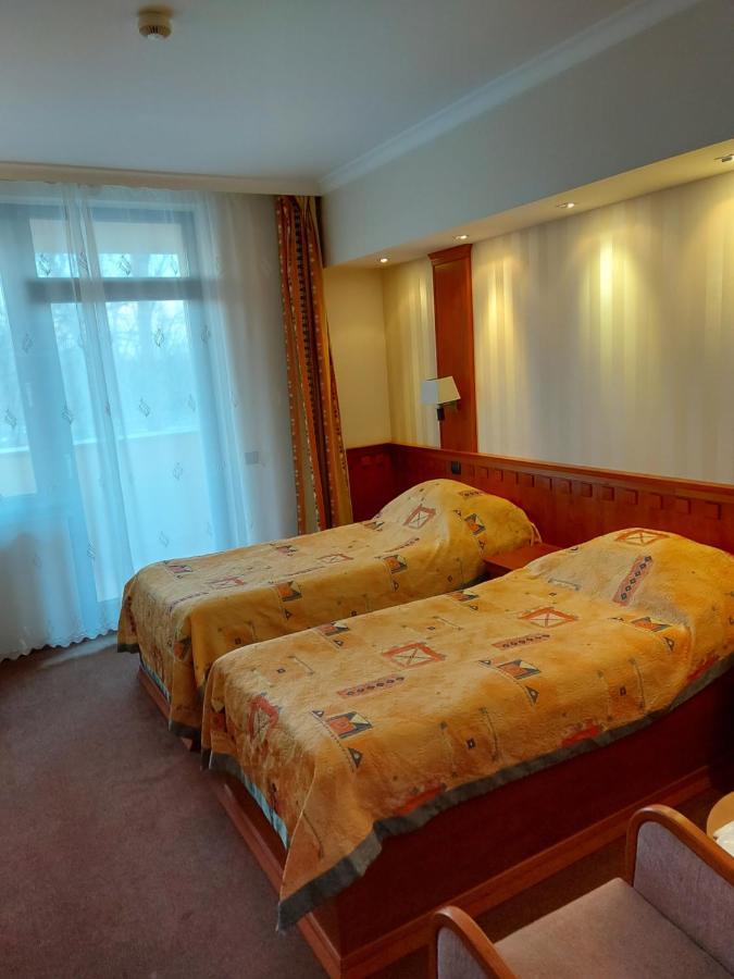 Csipke Hotel キシュクンハラシュ エクステリア 写真