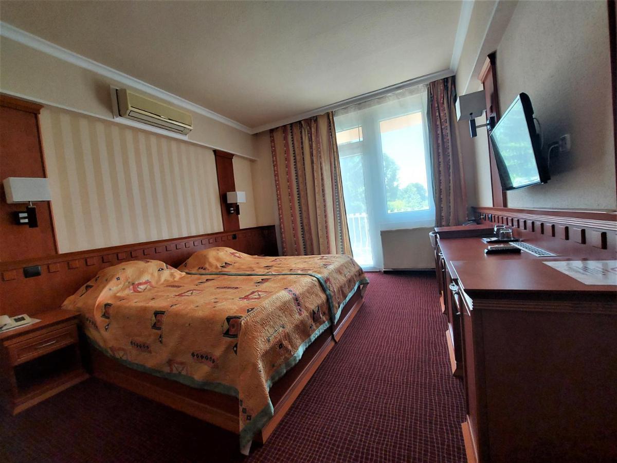Csipke Hotel キシュクンハラシュ エクステリア 写真