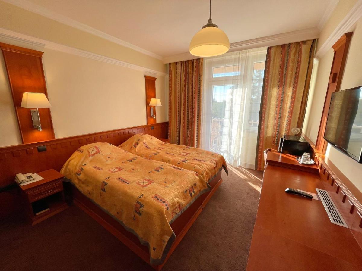 Csipke Hotel キシュクンハラシュ エクステリア 写真